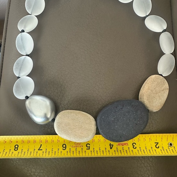 Statement Make Outfit Arty Beaded Necklace - Picture 2 of 4